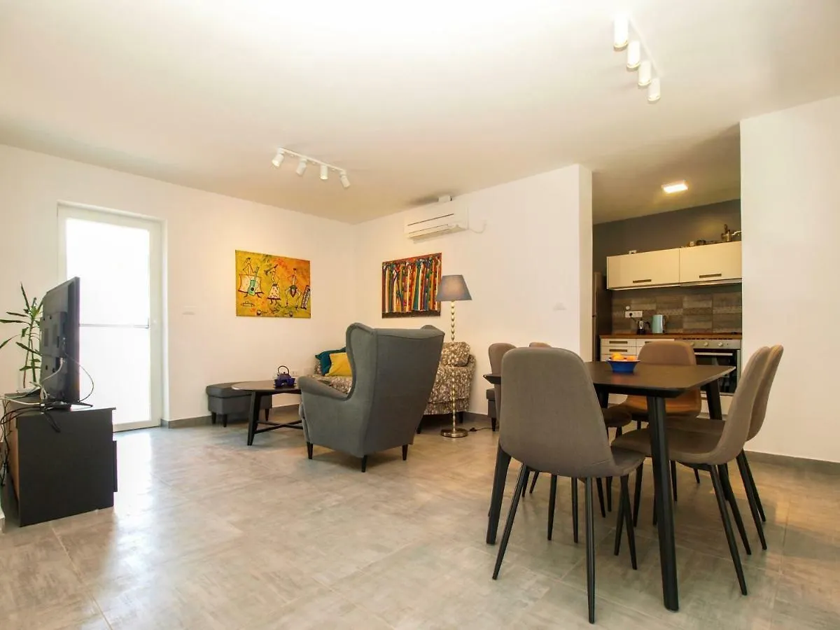 Holiday House “Marta” Villa Pula 0*,